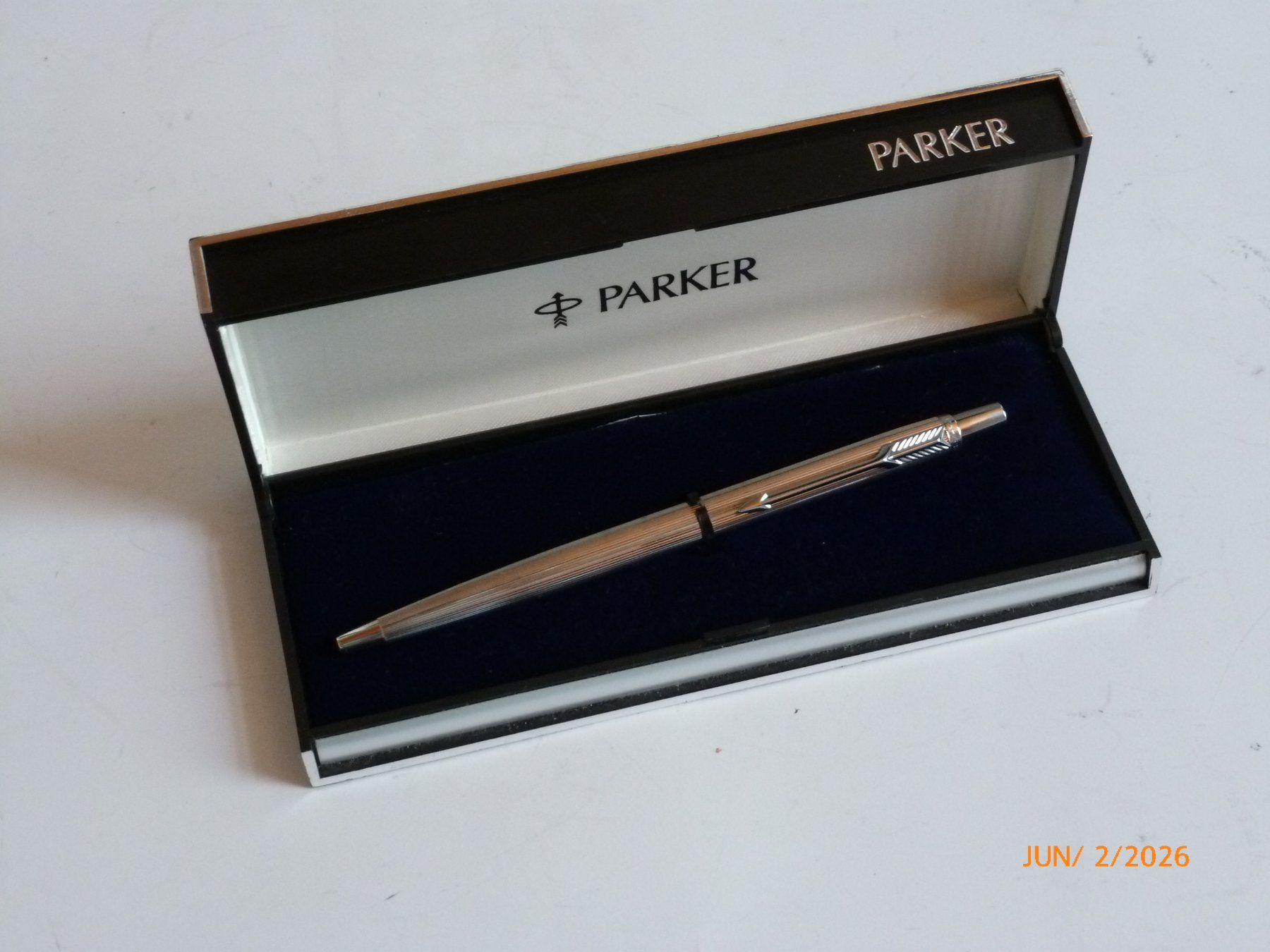Parker Penna & Evidenziatori: Parker Kugelschreiber im Silberton mit Originalbox – Usato da Lupfig venduto da Casch13