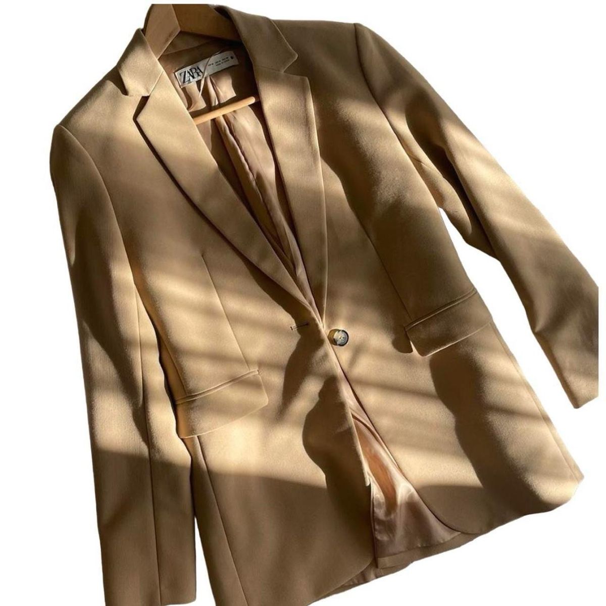 Completi & Tailleur: Beige Zara Blazer – Nuovo (secondo la descrizione) da Küsnacht ZH venduto da GirlyCloset