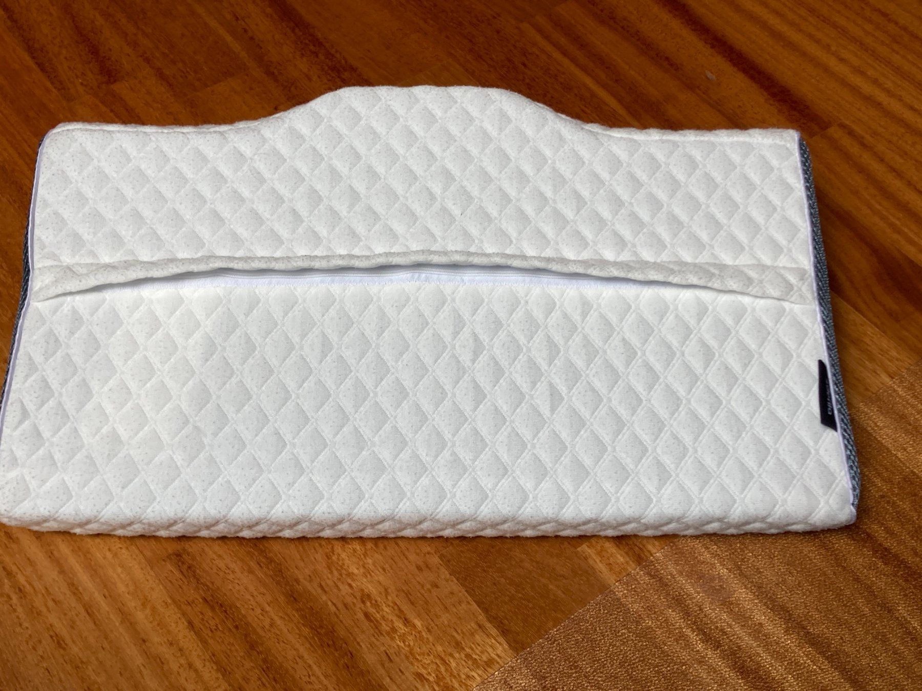 Cuscini: Derila Memory Foam Pillow – Usato da Benglen venduto da fla_5n7c 2