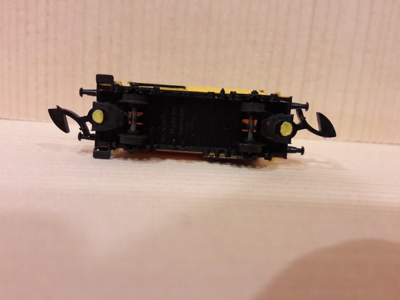 Märklin Modellini di ferrovie: Märklin Z : DB wagon citerne 2ess "Shell – Usato da Buttes venduto da Cafe2005 6
