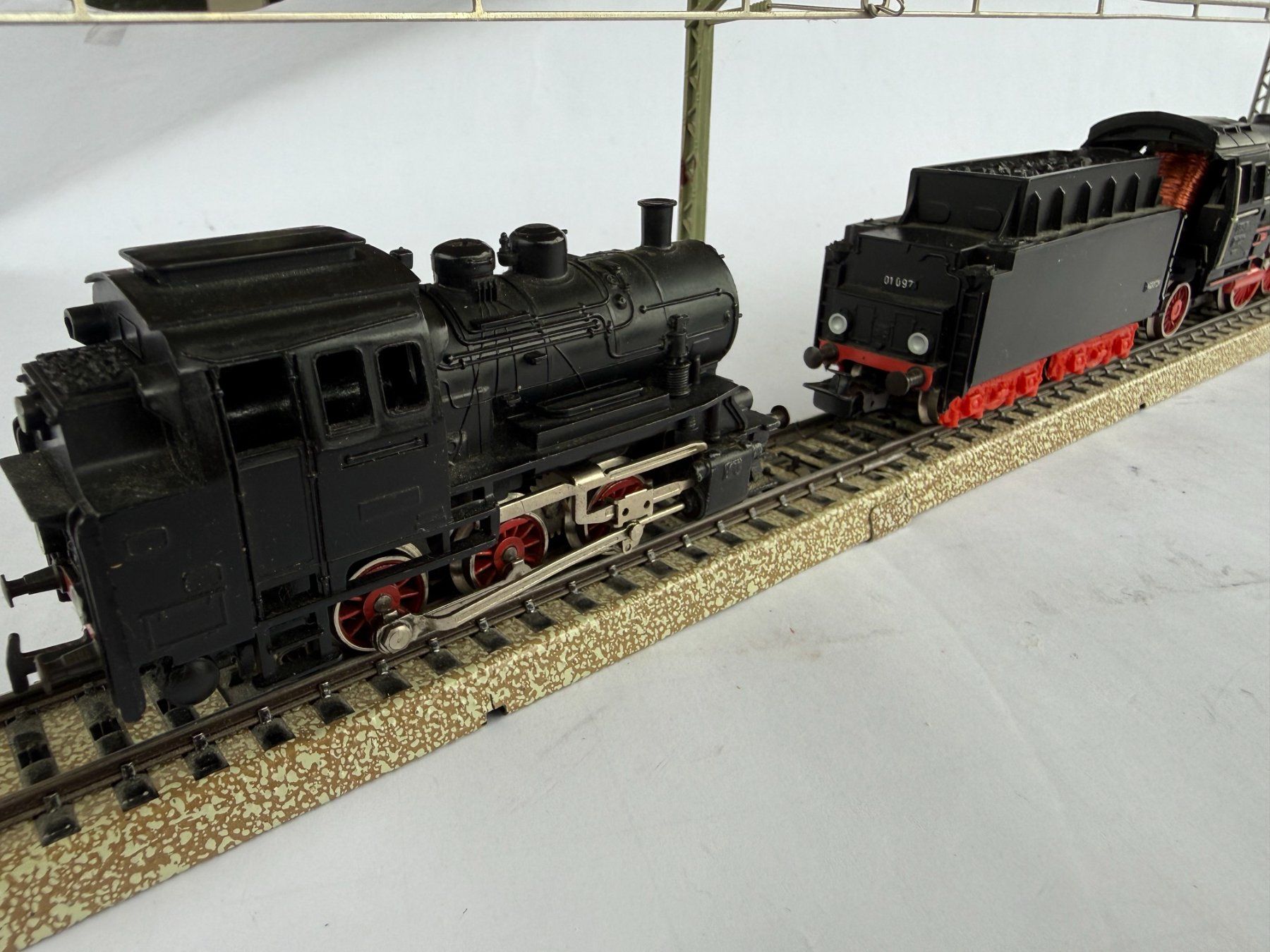 Märklin Modellini di ferrovie: Dampfloks Märklin 01 097 und 89005 – Usato da Winterthur venduto da pascalCCS 1