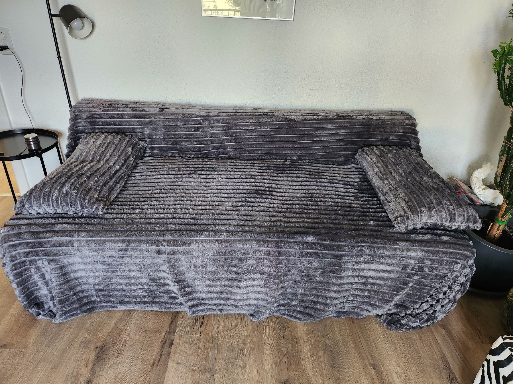 Sofas: Schlaf-/Gästecouch 2 m breit, dunkelgrau – Gebraucht aus Wädenswil von HeLeni2