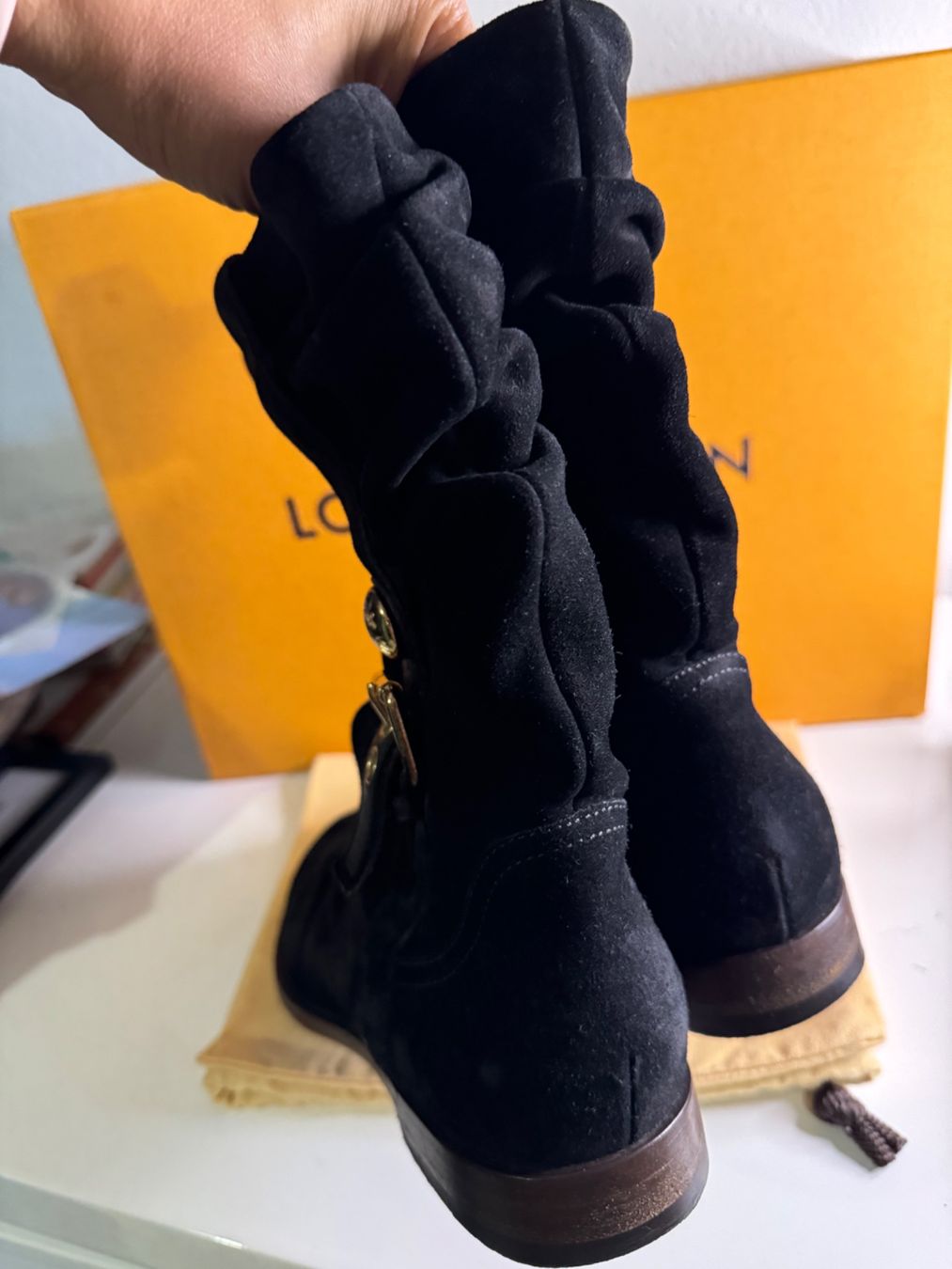 Louis Vuitton Scarpe da donna: LOUIS VUITTON BOTTES – Usato da Les Geneveys-sur-Coffrane venduto da LVMM 1