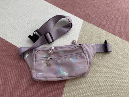 Stylische Bauchtasche lila mit Glitzer-Effekt