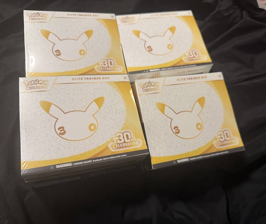 Carte collezionabili: 4x Pokemon ETB 30th englisch  – Nuovo e nell'imballaggio originale da Emmen venduto da kat_ltp2 1