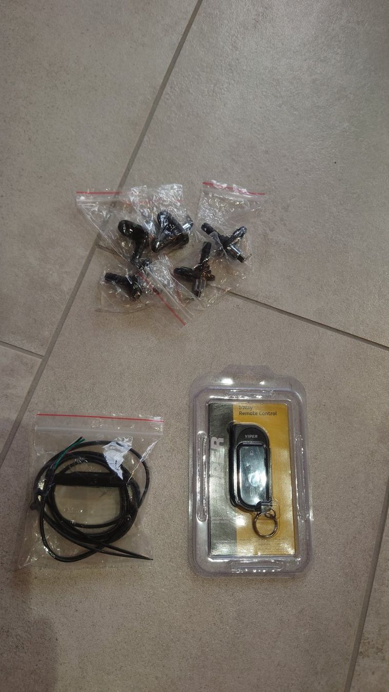 Sistemi d'allarme: Auto Alarmsystem Viper 3606V mit Zubehör – Nuovo (secondo la descrizione) da Bözberg venduto da Kitekiller94 3
