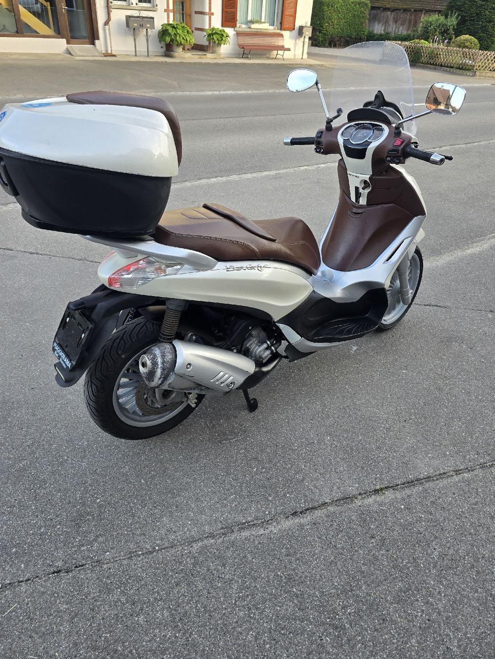 Piaggio Route: Roller Piaggio Beverly 300  Mit Mfk 28.5.25 – D'occasion à Aarberg par 2002stefan 3