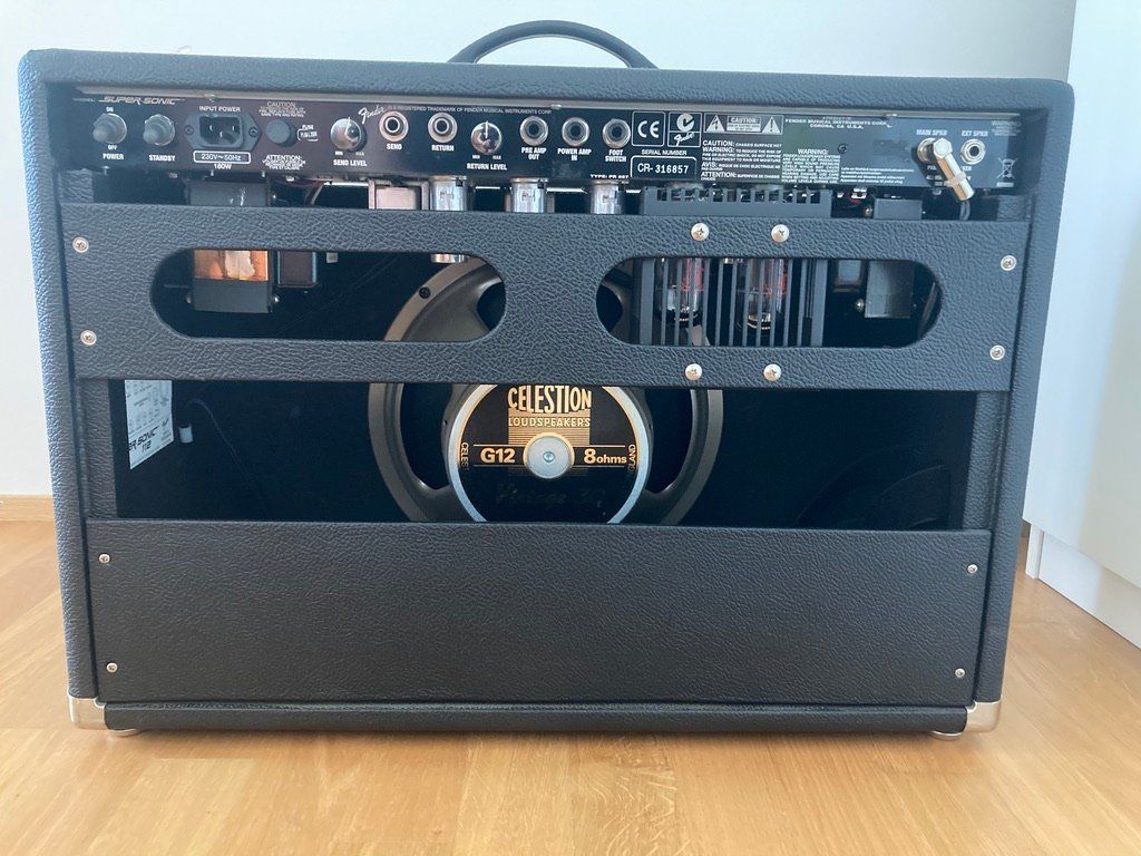 Fender Amplificatori: Fender Super-Sonic Combo 60 Watt – Usato da Basel venduto da ratpicker 4