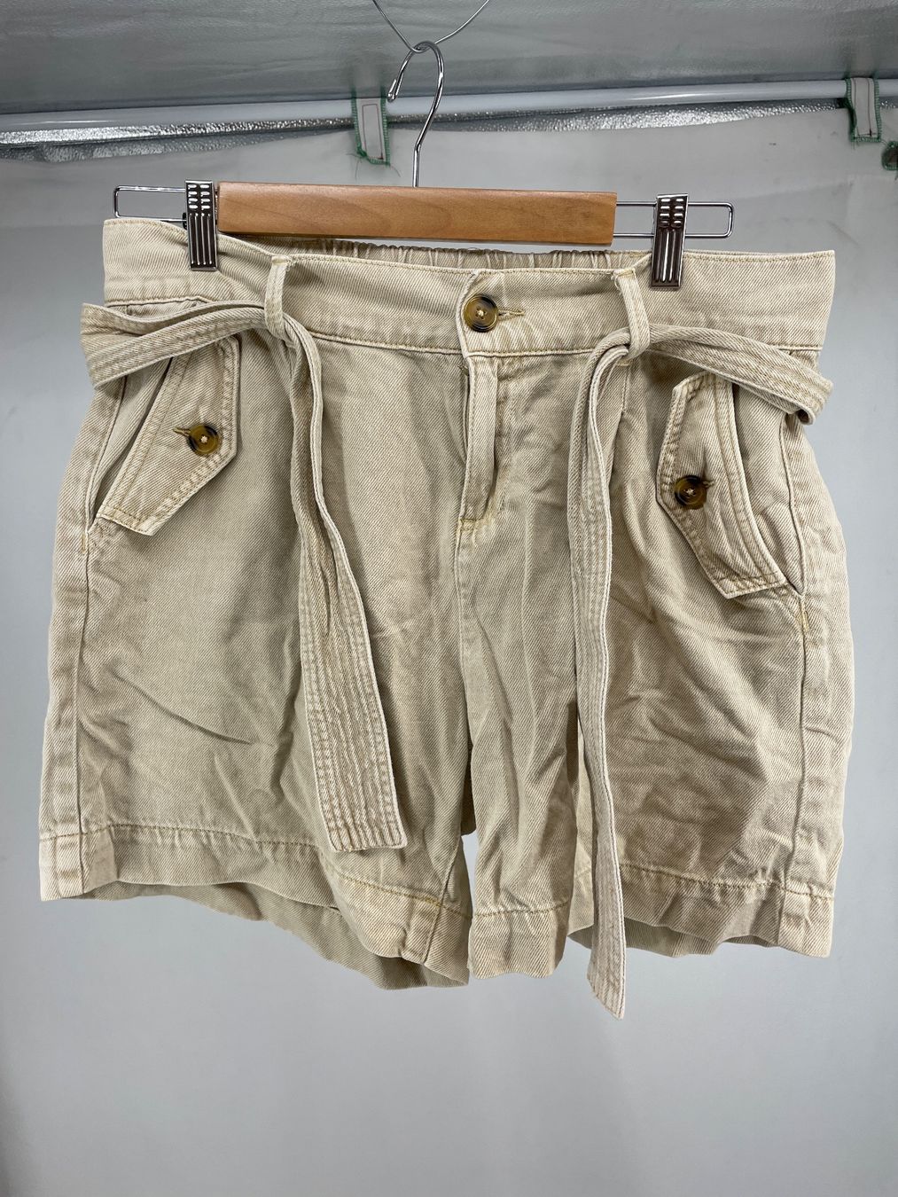 Hosen: MAISON123 short beige 40 – Gebraucht aus Lausanne von PlusValue_Lausanne