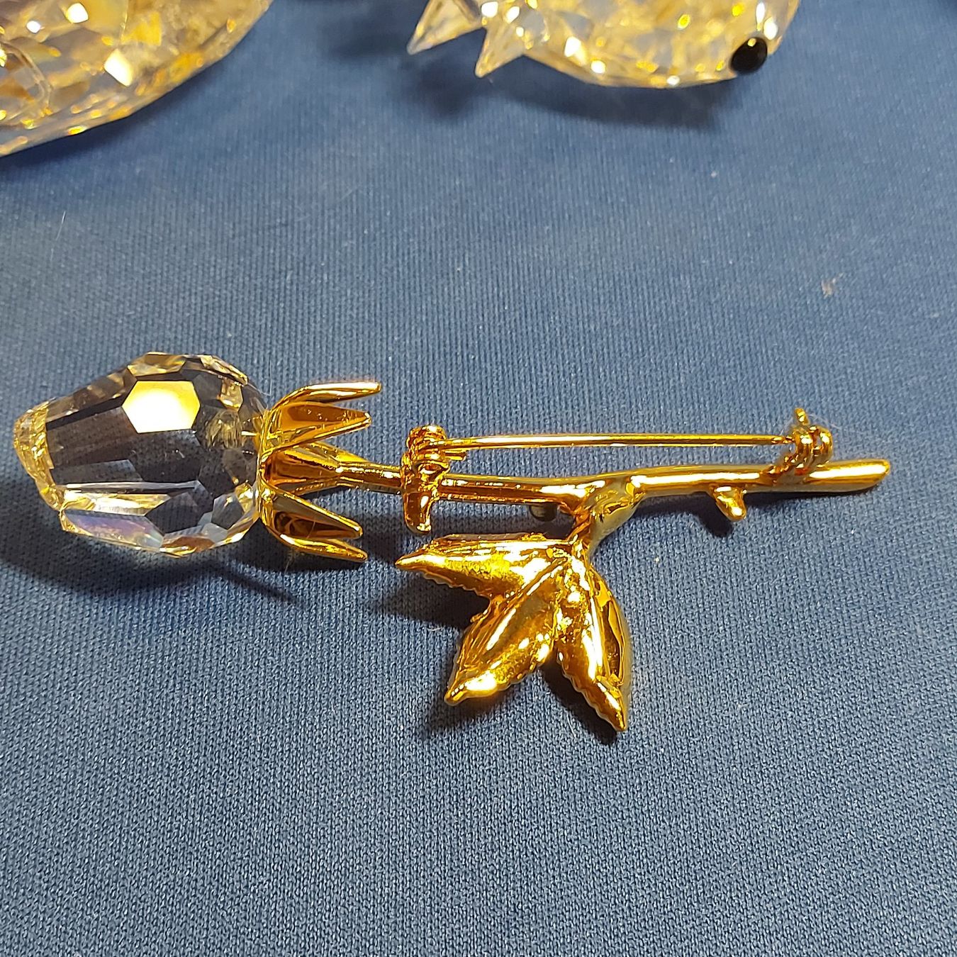 Swarovski Statuette: 3 Swarovski Figuren, Schwan, Igel, Rose Brosche – Usato da Schlieren venduto da Svenja7 3
