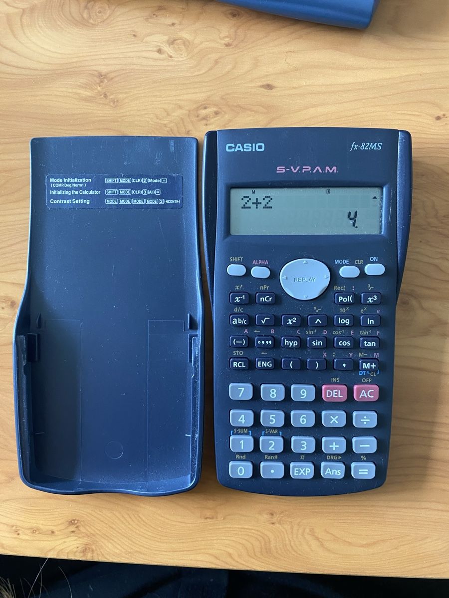 Casio Calculatrices: Casio Calculator - fx-82MS  – D'occasion à Zürich par zoe_9fnt