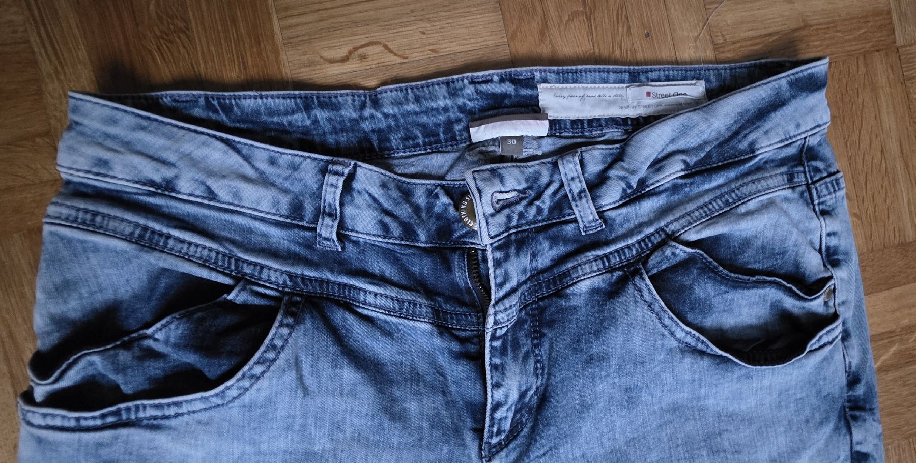 Jeans: Jeans Street one 3/4 Taille 30 – Usato da Yverdon-les-Bains venduto da van_dq65 3