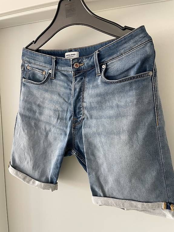 Jack & Jones Jeans: Shorts neufs jack Jones taille L / 34 – Nuovo (secondo la descrizione) da Lausanne venduto da chr_m7h2 2