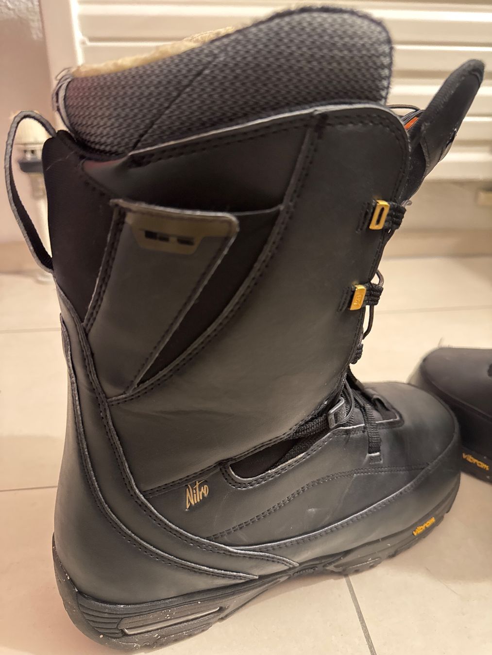 Snowboard Nitro Scarpe da uomo: Snowboard Schuhe, Boots Gr. 41, 1/3 von Nitro – Usato da Schliern b. Köniz venduto da amo_lln9 8