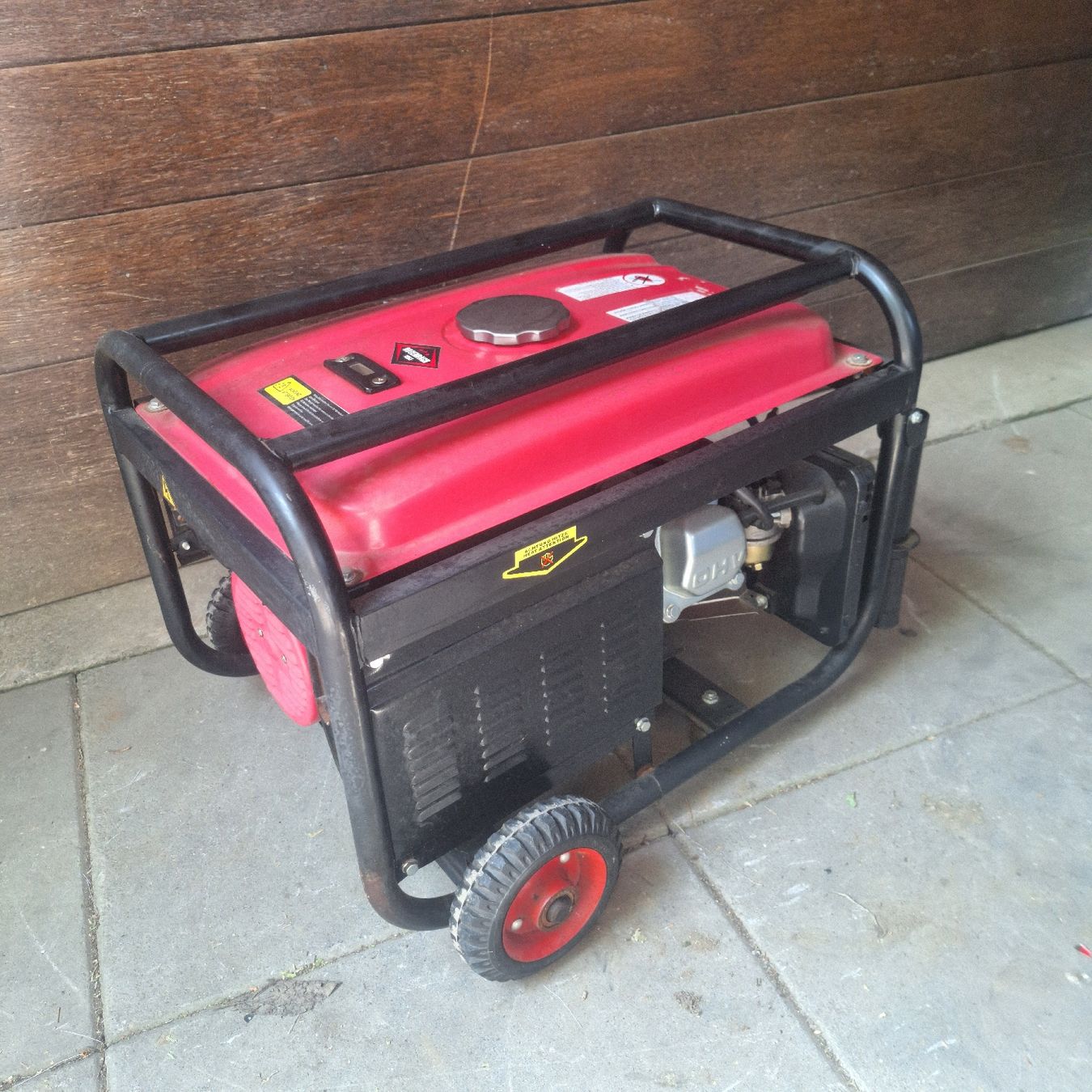 Generatori di corrente: Stromerzeuger 400V – Usato da Winterthur venduto da v-t88 1