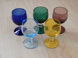 5 Verres à liqueur, colorés