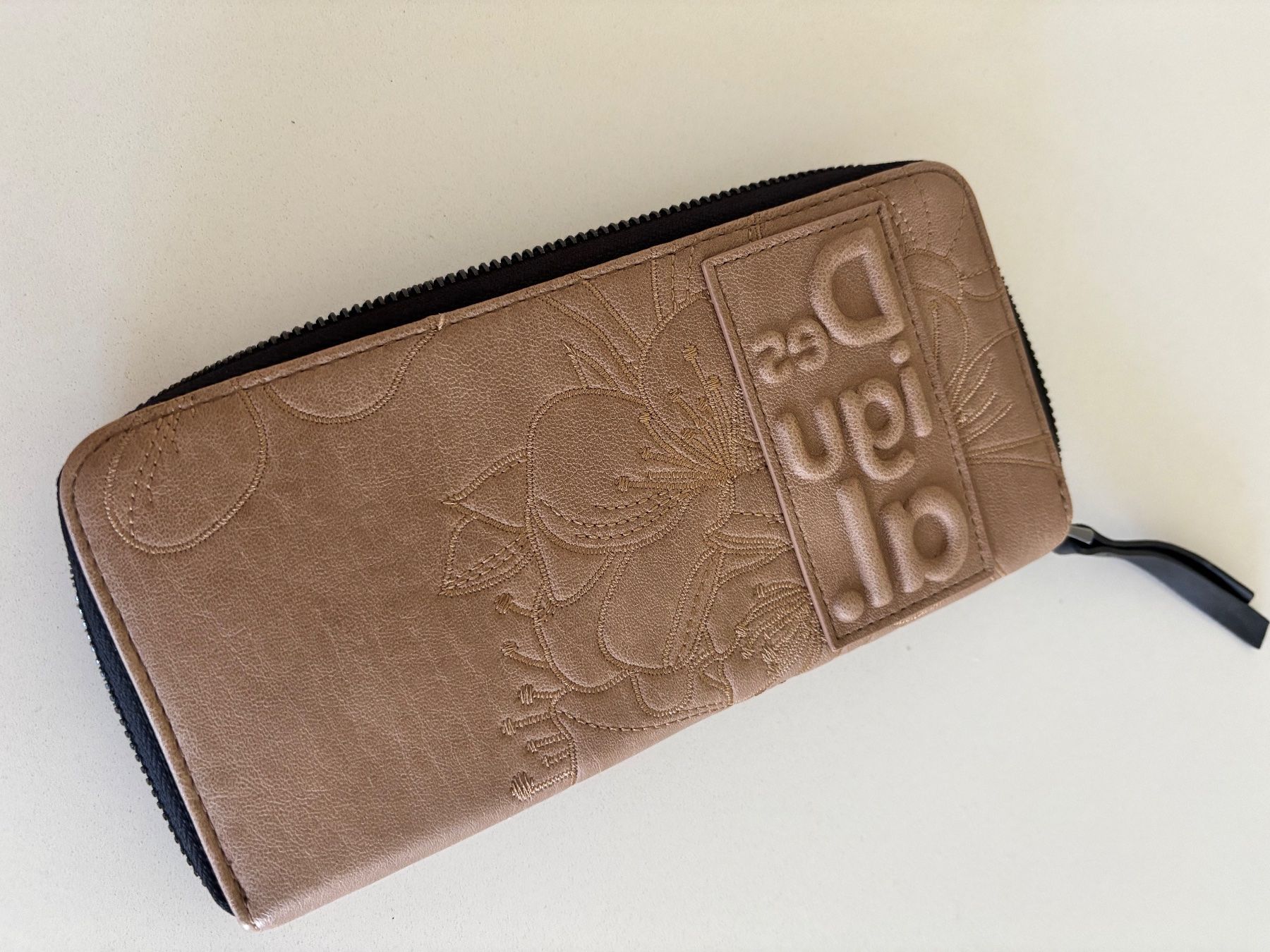 Desigual Portamonete: Desigual Portemonnaie – Usato da Fruthwilen venduto da Joy111