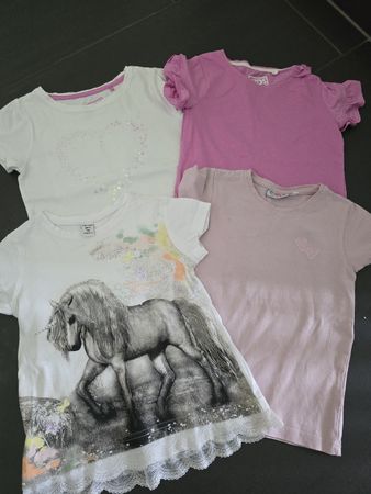 4x Mädchen T-Shirts Grösse 110 