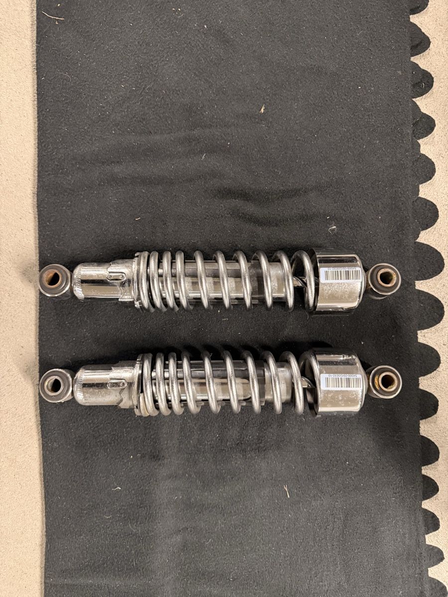 Harley-Davidson Tutti i ricambio per moto: Harley Davidson Dämpfer Original gebraucht – Usato da Uster venduto da Figarosmeow 1