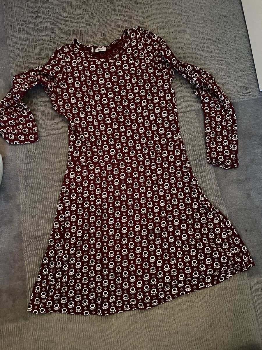 Vestiti & Gonne: Bordeaux Kleid mit Blumenmuster, Grösse 164 / 170 – Usato da Bern venduto da fla_yj25
