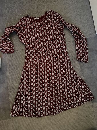 Bordeaux Kleid mit Blumenmuster, Grösse 164 / 170