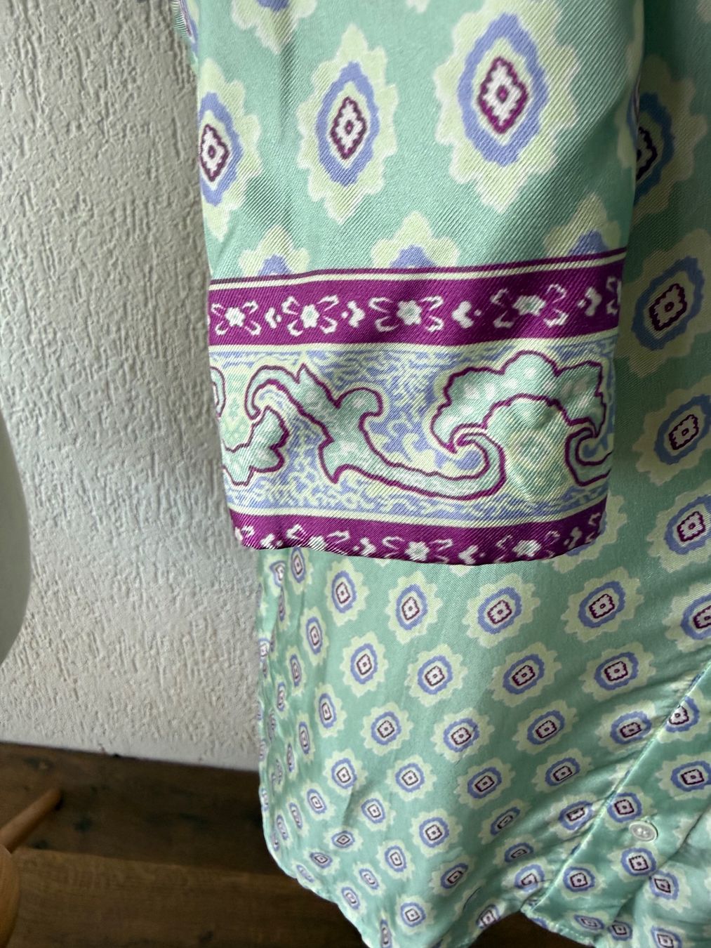 Sandro Blusen: Sandro Bluse Grösse 3 mintfarben gemustert – Gebraucht aus Nidau von Preloved_Nidau 2