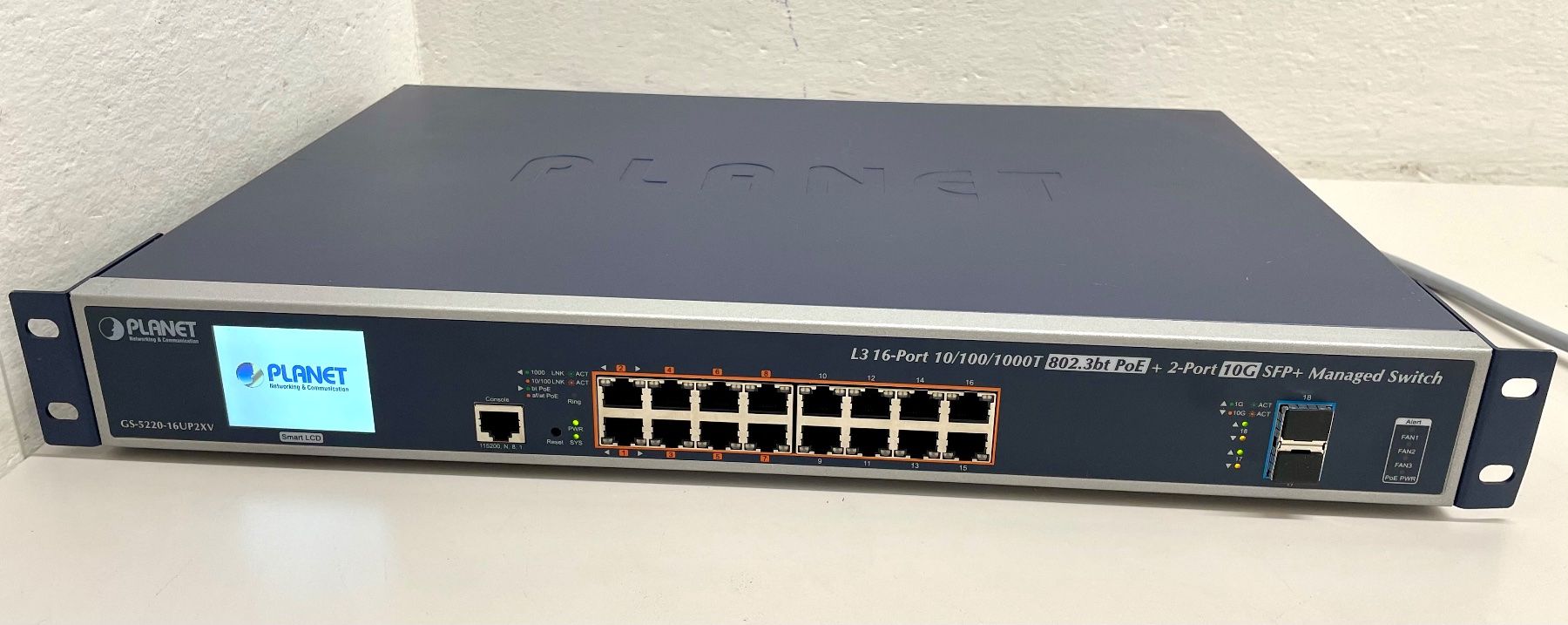 Hub & Switch: Planet GS-5220-16UP2XV PoE Switch – Usato da Niederdorf venduto da LeptonAG 1
