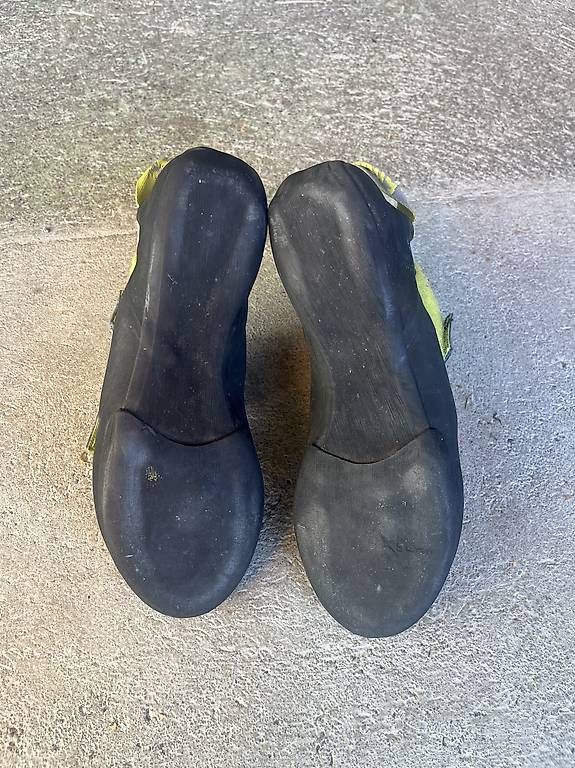Scarpe da uomo: Chaussons d'escalade t.37 – Usato da Sugiez venduto da Essenti3L 1