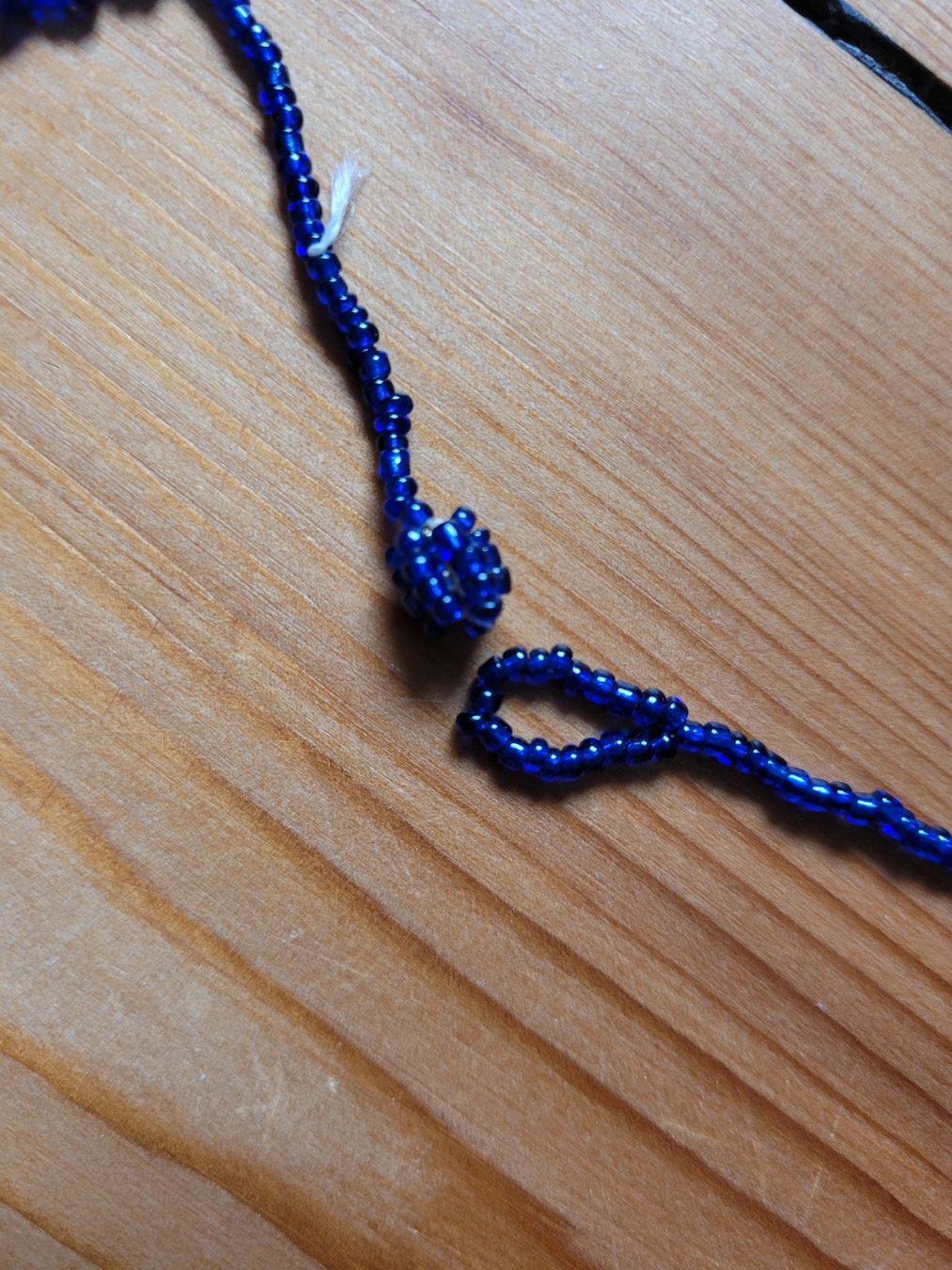 Catenine: Elegante, dunkelblaue Halskette mit Glasperlen – Usato da Binningen venduto da franzfritz 2