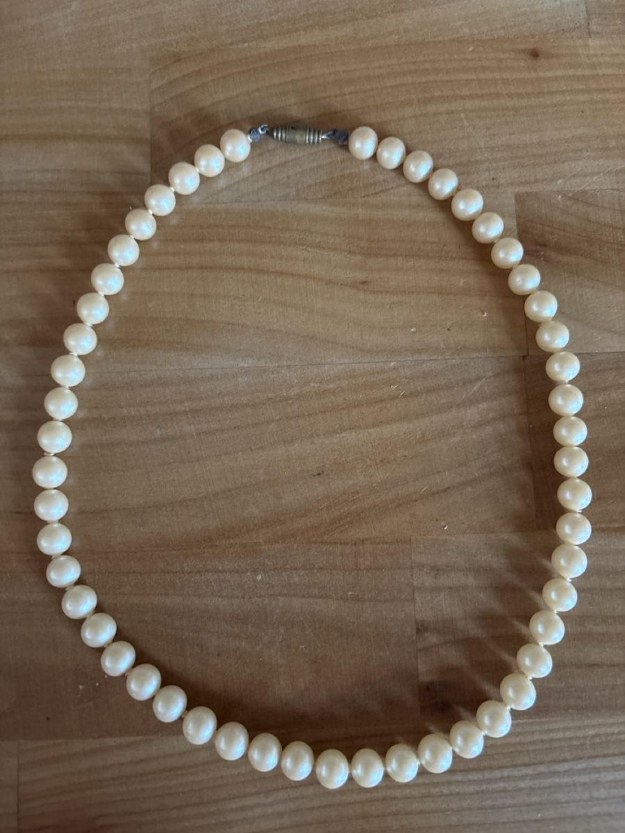 Catenine: Modeschmuck Perlenkette – Usato da Rümlang venduto da Fledermaus35