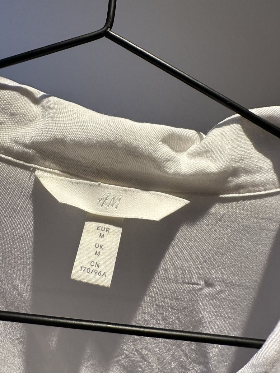H&M Camicette: H&M Shirt White Size M Used – Usato da Zürich venduto da Isabella123 1