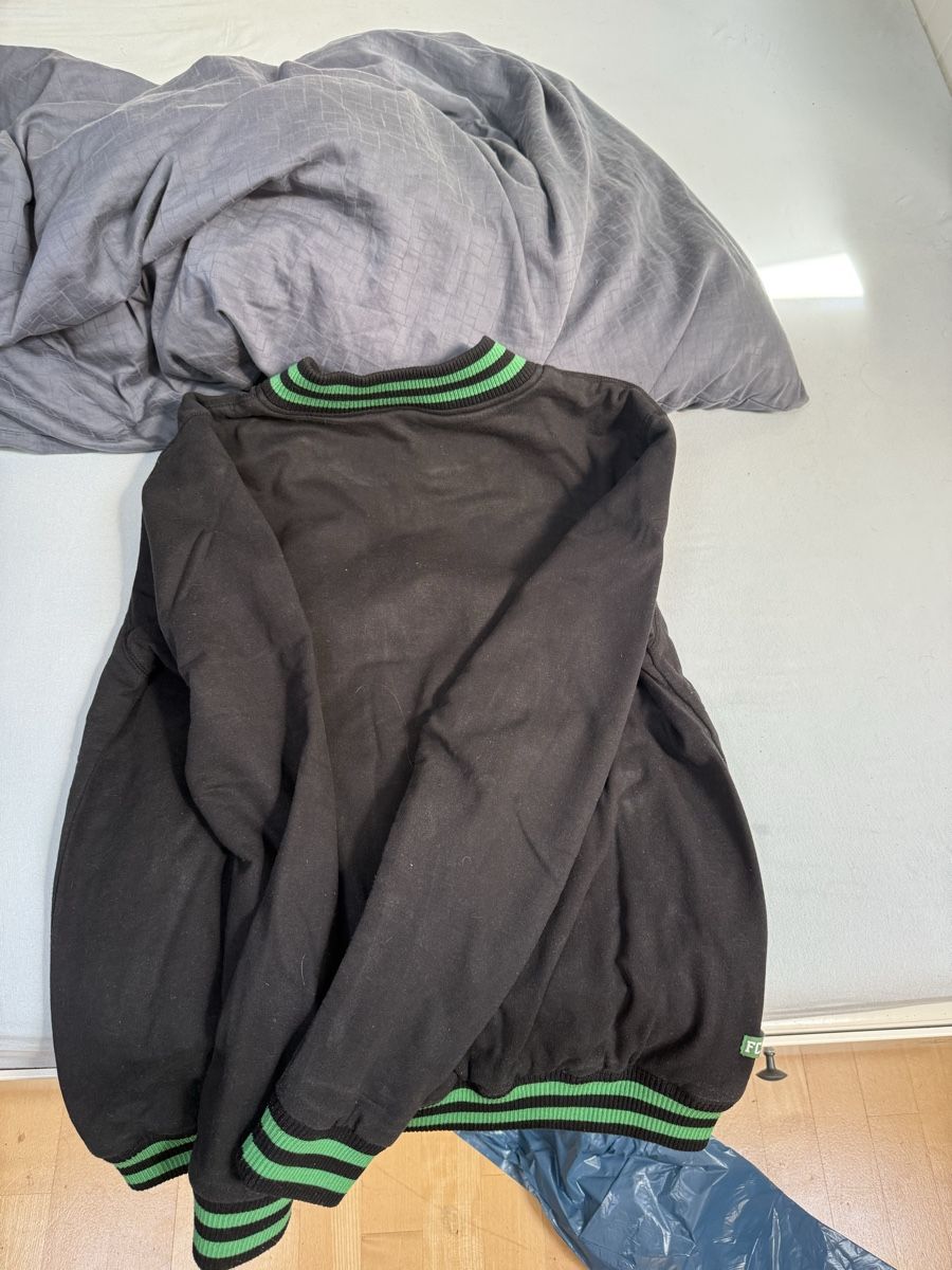 Giacche: FCSG Varsity Jacke M – Usato da Immensee venduto da footballsuppliersz 1