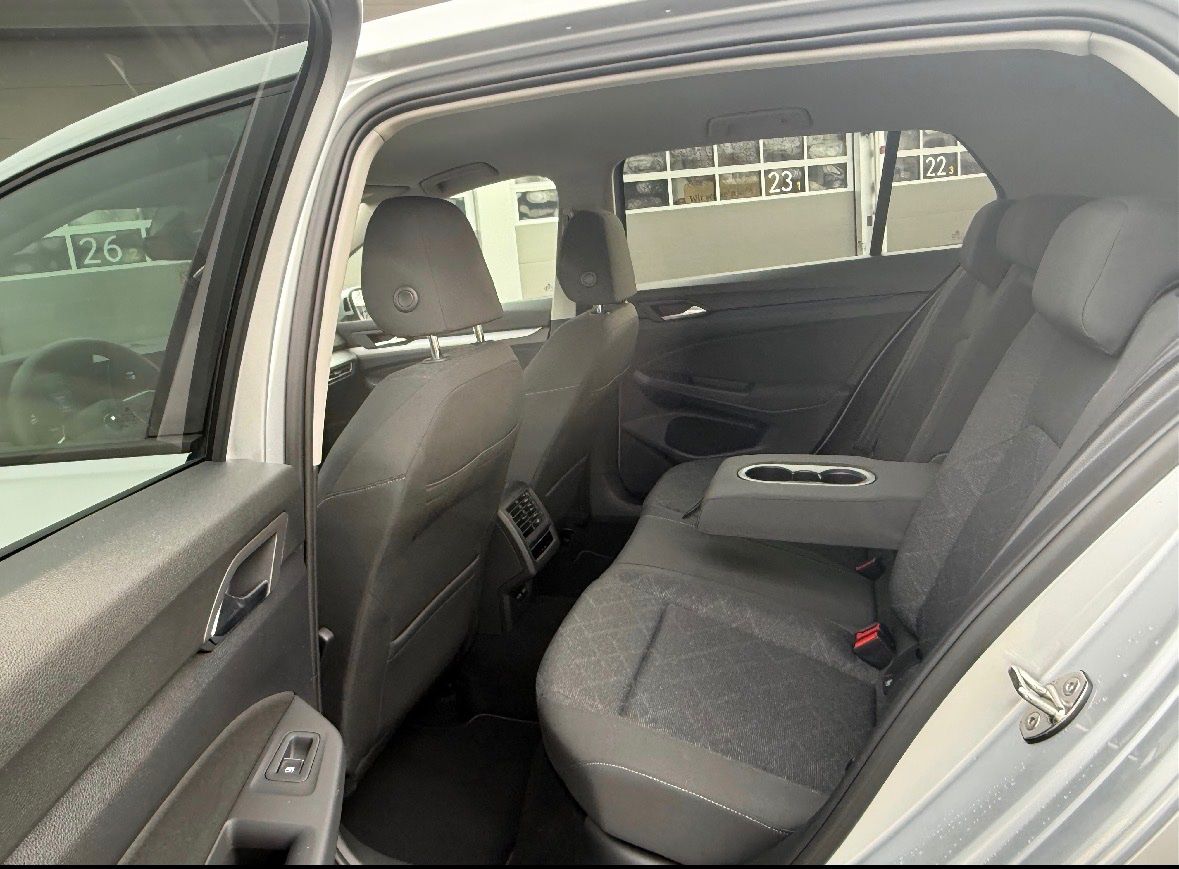 VW Automobili: VW Golf 8 1.5 eTSI – Nuovo (secondo la descrizione) da Schaffhausen venduto da Z5S 9