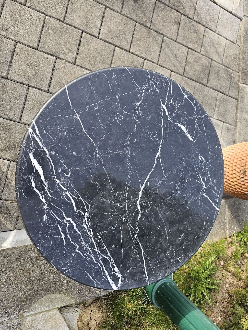 Set di tavolo e panche: Bistrotisch 2 Metallstühle Marmortisch – Usato da Villnachern venduto da hasta08 8