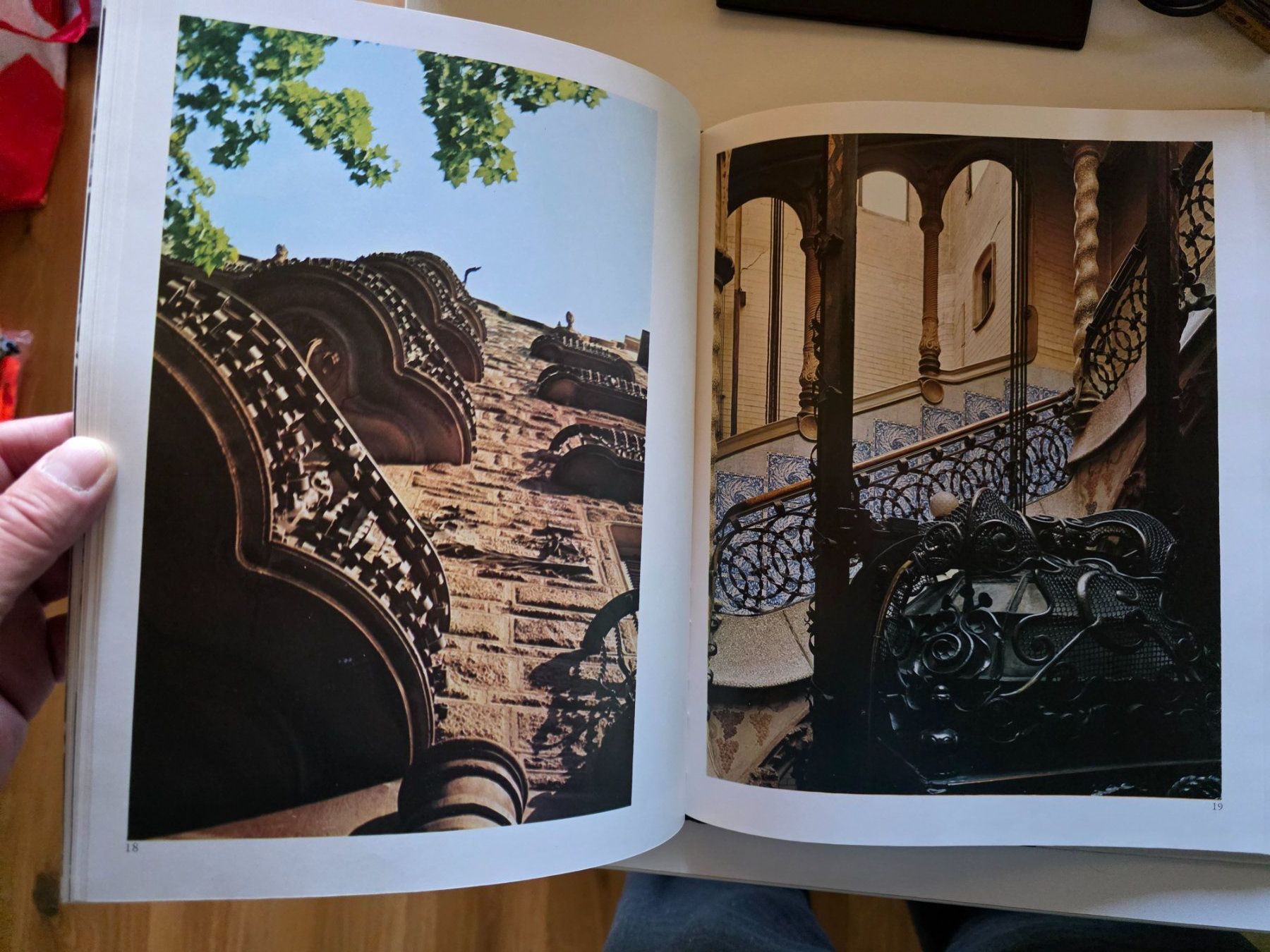 Libri: Antoni Gaudi - Gestalter unserer Zeit - 1969 – Usato da Walterswil BE venduto da Lonitti 2