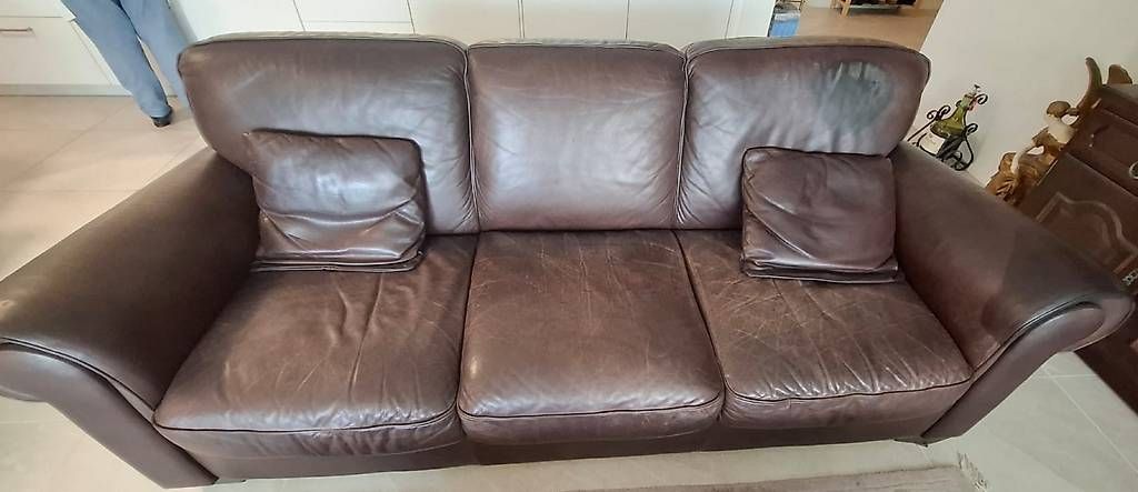 Sofas: Ledersofa mit zwei Sesseln und Höcker – Gebraucht aus Zürich von Joel2004