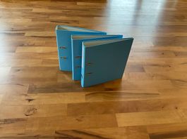 Neue, blaue Ordner