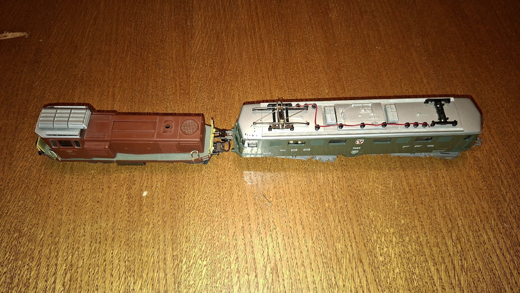 Lima Trains électriques: H0 DC Bm 4/4  läuft. SBB Ae 6/6 Defekt. – Défectueux à Pfäffikon ZH par gub_2j76 3