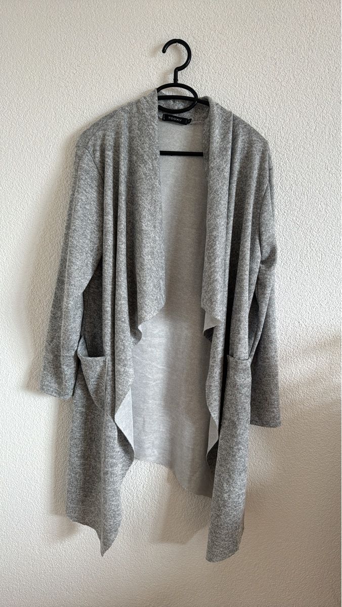 Giacche: Graue Strickjacke, Grösse L – Usato da Burgdorf venduto da Lou-123