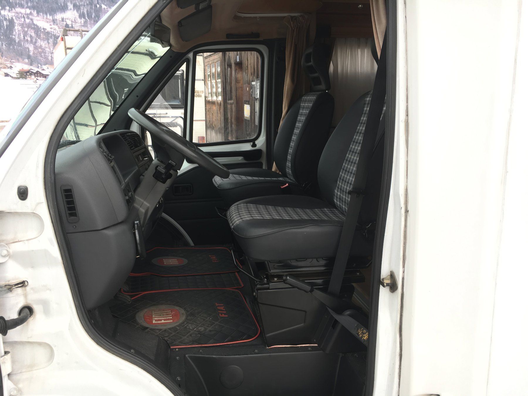Fiat Veicoli da campeggio: wohnmobil Ducato 2.8L Td – Usato da Schiers venduto da Roeboe 3