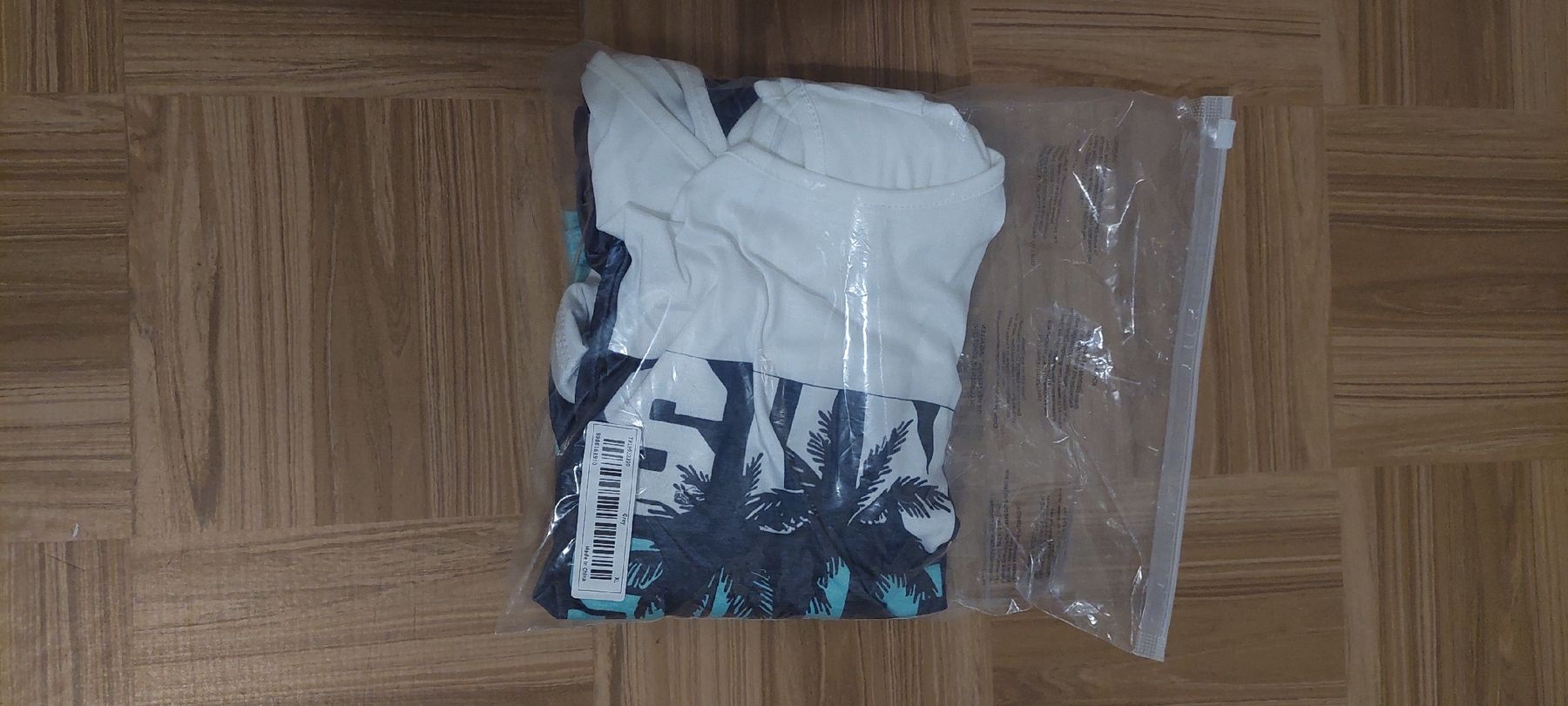Top: Tanktop und Shorts set – Nuovo e nell'imballaggio originale da Unterbäch VS venduto da Nifadi 1