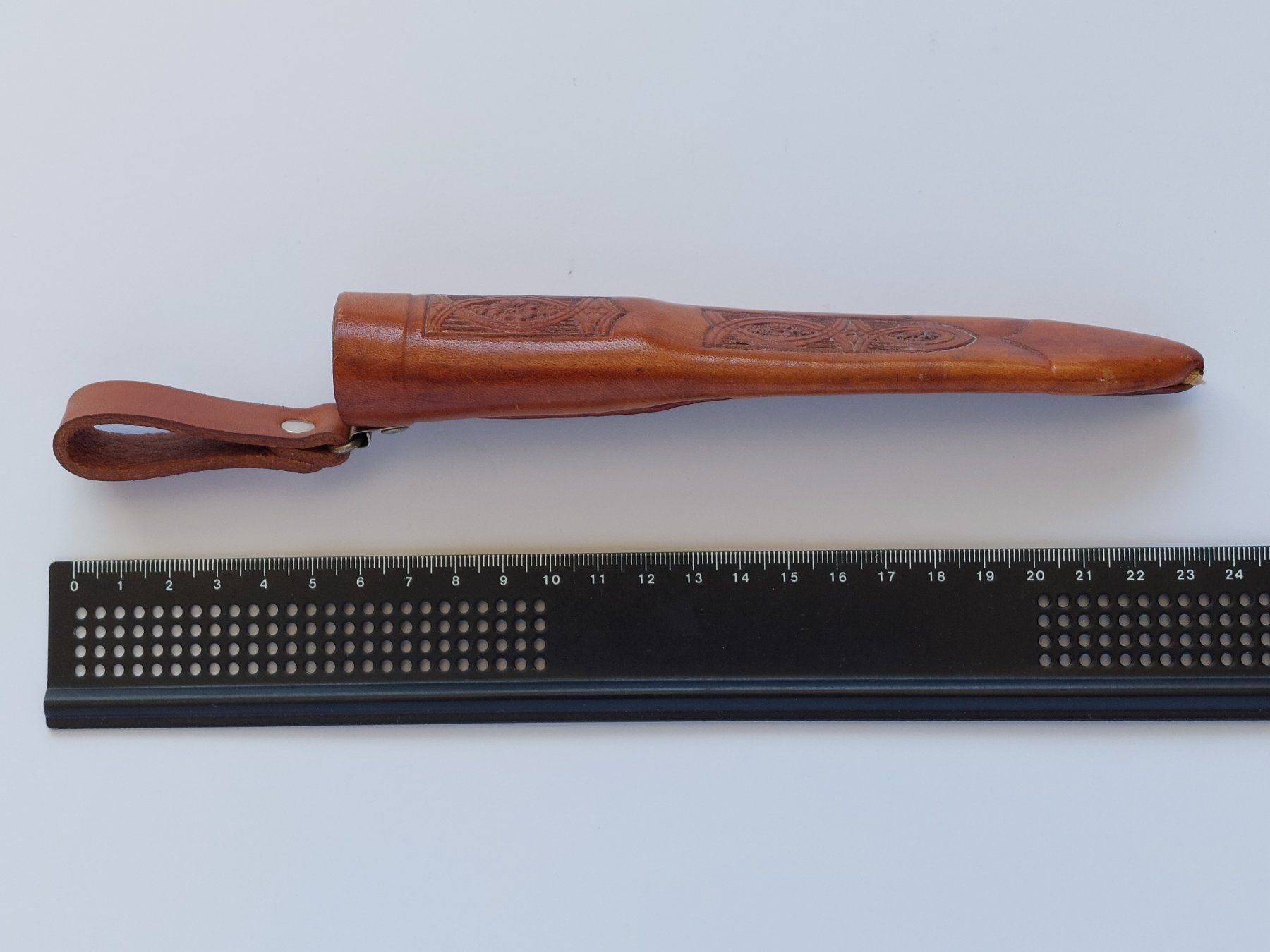 Accessori: Köcherscheide aus Leder mit Verzierungen – Usato da Liebefeld venduto da Helveticus6 6