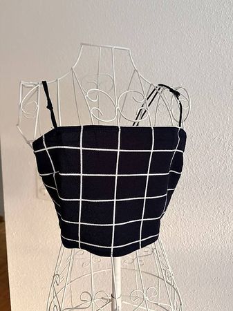  Kariertes Crop Top mit Spaghettiträgern 