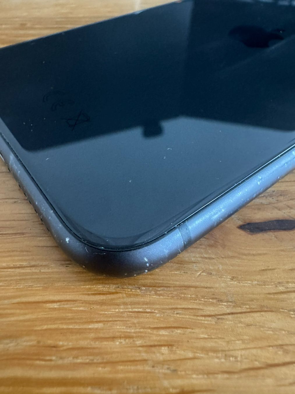 Apple Telefoni cellulari / Smartphones: Apple iPhone 11 Schwarz 64GB – Usato da Jona venduto da Zukl471 5