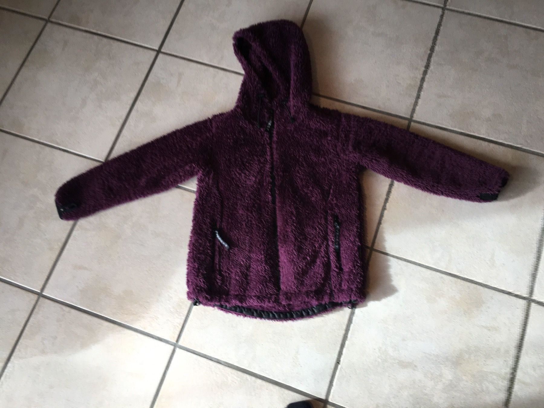 Altro abbigliamento per bambina: veste capuchon en teddy 128 violet – Usato da Orpund venduto da Mary8972