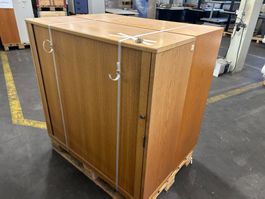 2 Stück Lateralschränke aus Holz