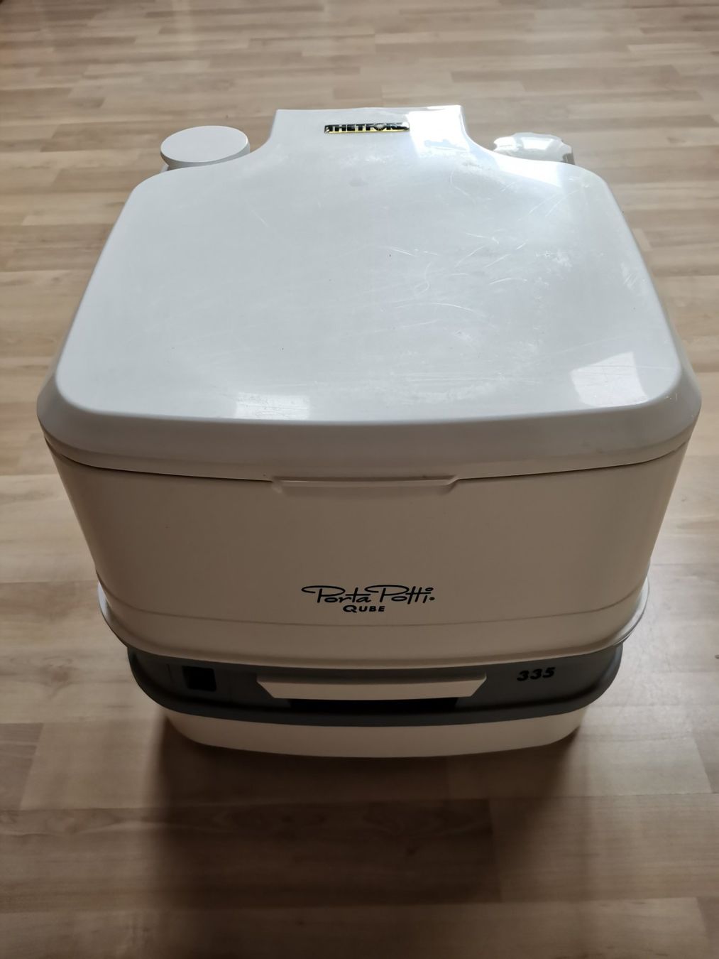 Thetford WC: Porta Potti Qube 335 – Nuovo (secondo la descrizione) da Waldstatt venduto da Wengi3