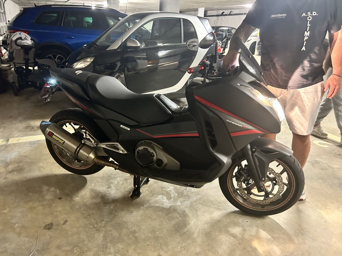 Scooter: Vendo Honda integra s 750 35 kW – Usato da Gudo venduto da mir_87ms