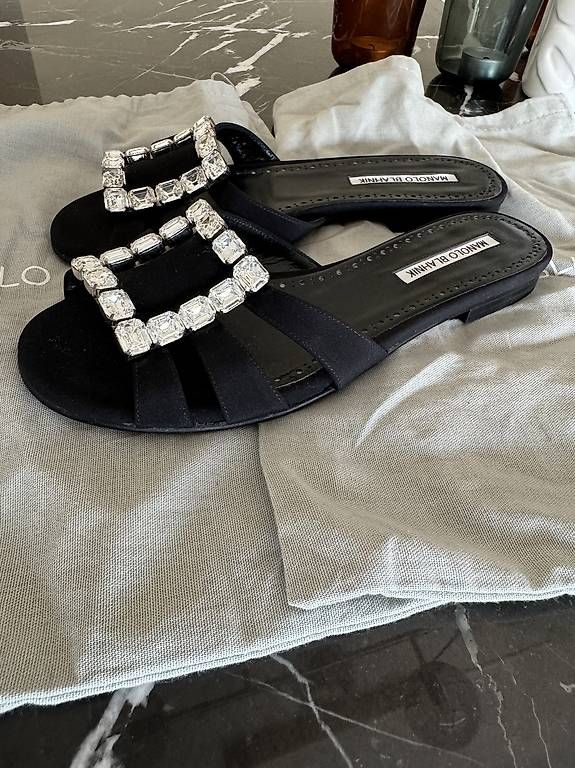 Scarpe da donna: MANOLO BLAHNIK Sandals - 37.5 – Usato da Thalwil venduto da 28rainbow 2