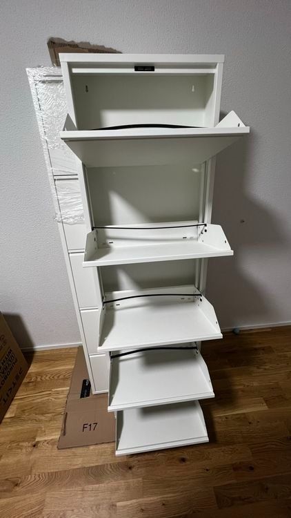 Livique Schränke: Schmaler Schuhschrank – Gebraucht aus Unterägeri von mik_jv5d 1